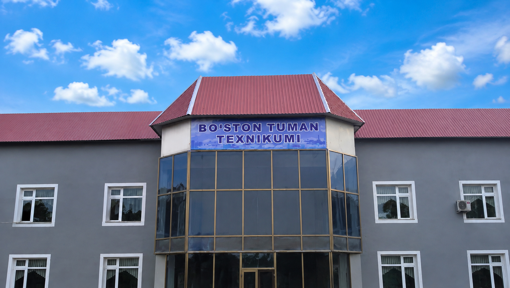 Texnikumning tarixiy binosi